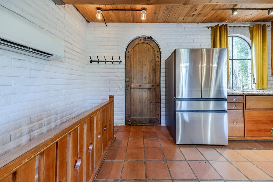 More Photos Of 1820 E 28th Ave, Eugene Multifamily For Sale