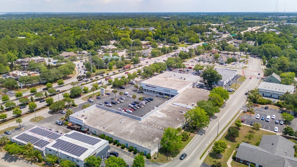 More Photos Of 1035 Johnnie Dodds Blvd, Mt Pleasant Unknown For Lease