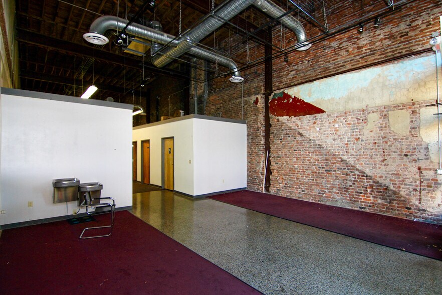 More Photos Of 1534 Main St, Columbia Medical For Lease