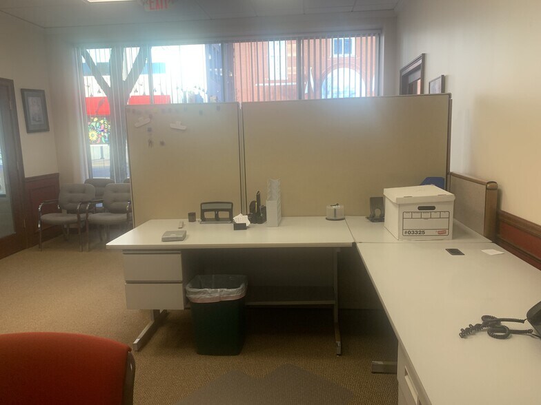 More Photos Of 21 Main St, Rochester Storefront Retail Residential For Lease