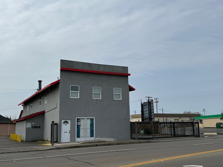 Primary Photo Of 104 E Lodi Ave, Lodi Storefront Retail Office For Sale