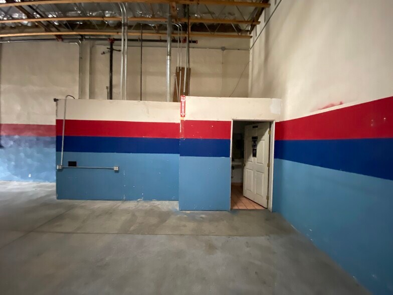 More Photos Of 291-293 W H St, Colton Auto Repair For Lease