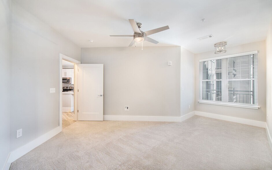 More Photos Of 725-735 Coleman Blvd, Mount Pleasant Apartments For Lease