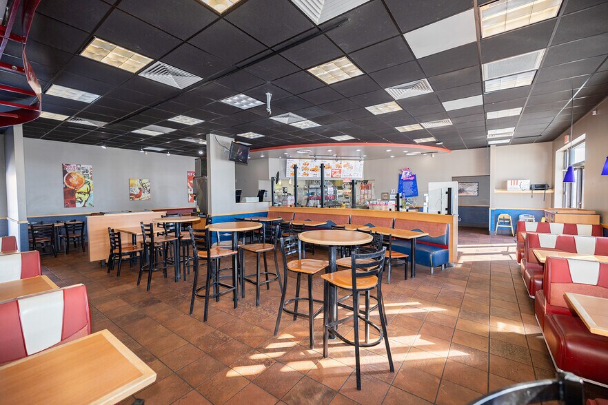 More Photos Of 2613 Candlewood Dr, Emporia Fast Food For Lease