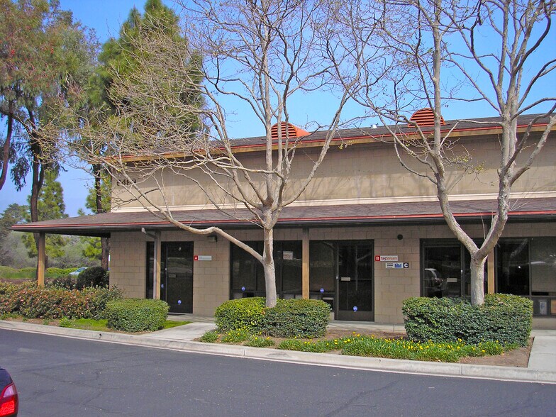More Photos Of 6489 Calle Real, Goleta Research And Development For Lease