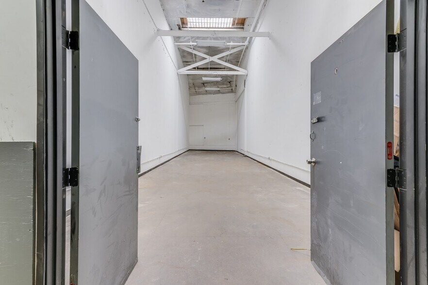 More Photos Of 2023-2043 S Santa Fe Ave, Los Angeles Unknown For Lease