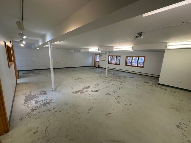 More Photos Of 39 Limerick Rd, Arundel Office For Lease