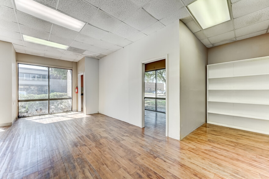 More Photos Of 9802 Whithorn Dr, Houston Office For Sale