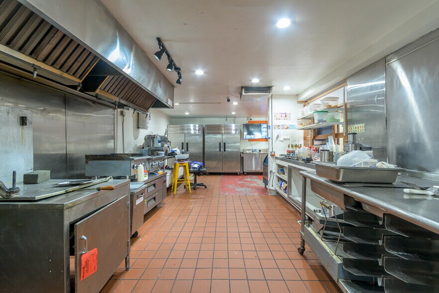 More Photos Of 853 E Manchester Ave, Los Angeles Restaurant For Sale