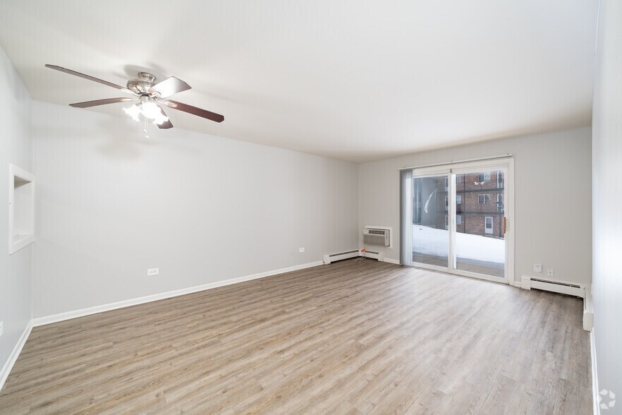 More Photos Of 211 N Lincolnway, North Aurora Apartments For Sale