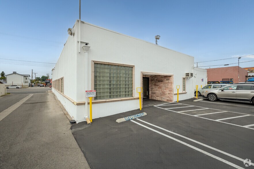 More Photos Of 7540-7544 Balboa Blvd, Van Nuys Unknown For Lease