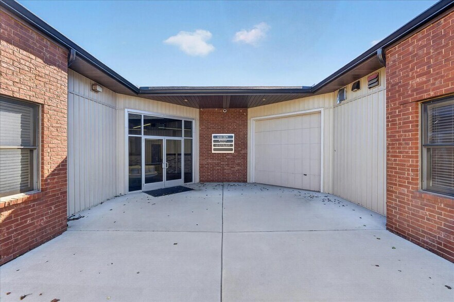 More Photos Of 618 Cepi Dr, Chesterfield Office For Lease