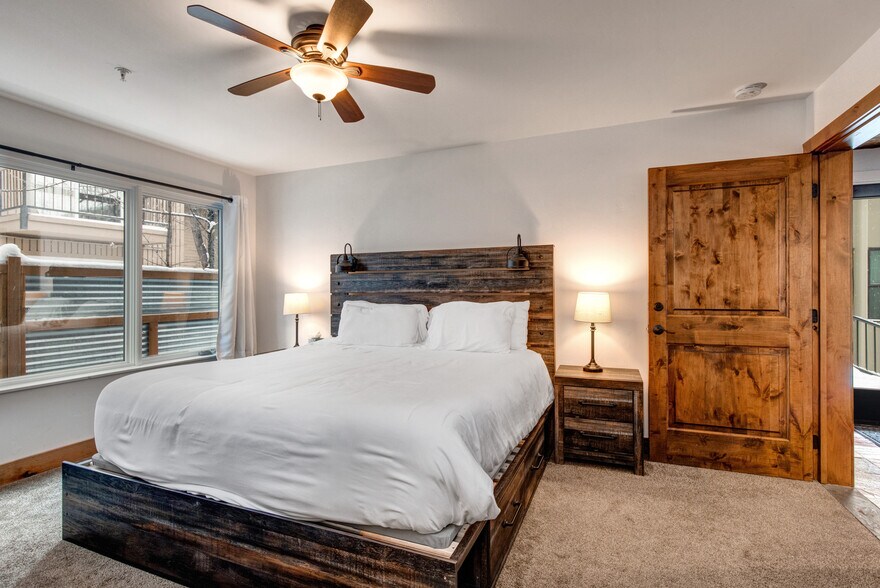 More Photos Of 1469 Woodside Ave, Park City Lodge Meeting Hall For Sale