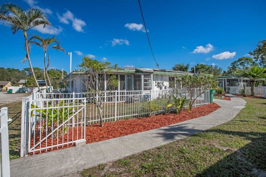 More Photos Of 3100 Areca Ave, Naples Apartments For Sale