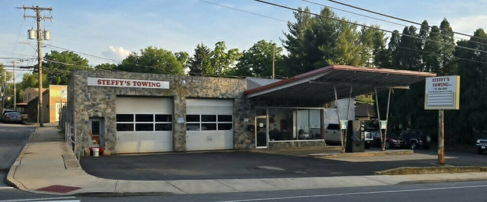 Primary Photo Of 502 S State St, Ephrata Auto Repair For Sale