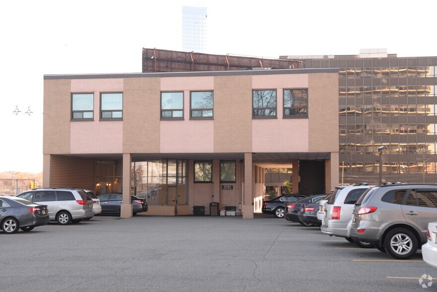 More Photos Of 2083 Center Ave, Fort Lee Medical For Lease