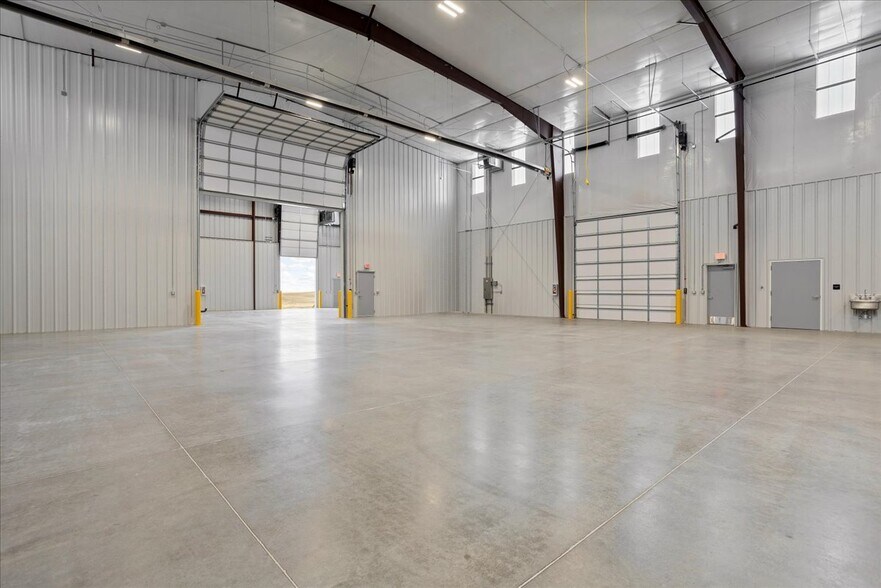 More Photos Of Mckinney Drive, Cheyenne Manufacturing For Lease