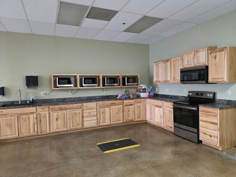 More Photos Of 2801 Arrowhead Dr, Carson City Manufacturing For Lease