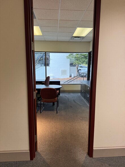 More Photos Of 2707 Buford Hwy, Atlanta Office For Lease