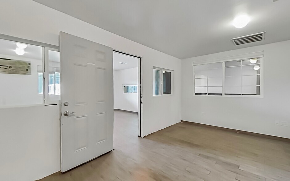 More Photos Of 3414 N 27th Ave, Phoenix Service For Sale