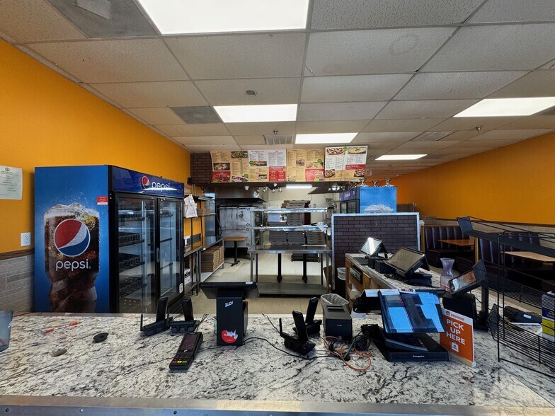 More Photos Of 2021 Lynnhaven Pky, Virginia Beach Unknown For Lease