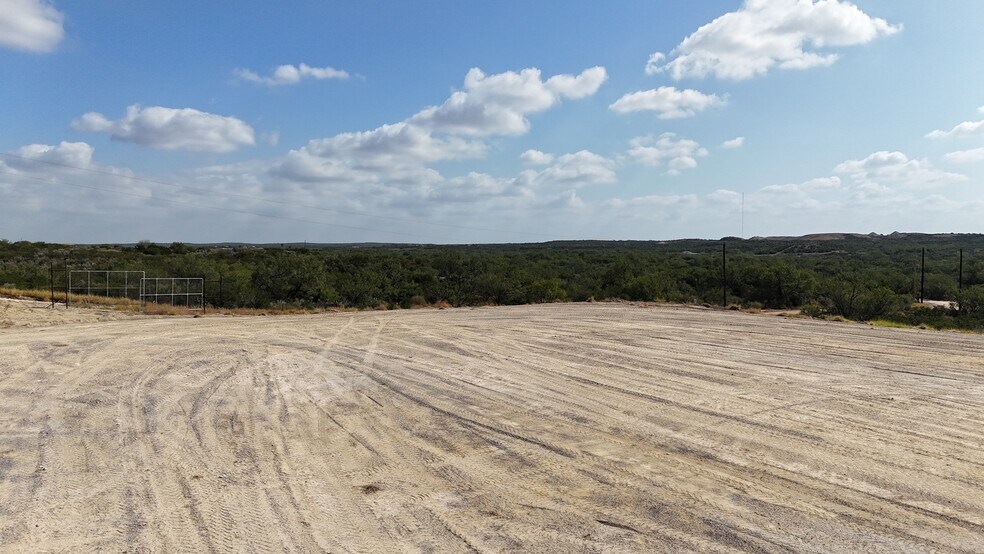 More Photos Of 311 Chicote Rd, Laredo Industrial For Sale
