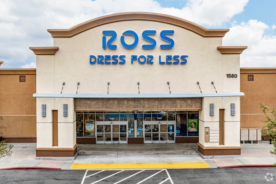 More Photos Of 1548 Foothill Blvd, La Verne Storefront For Lease