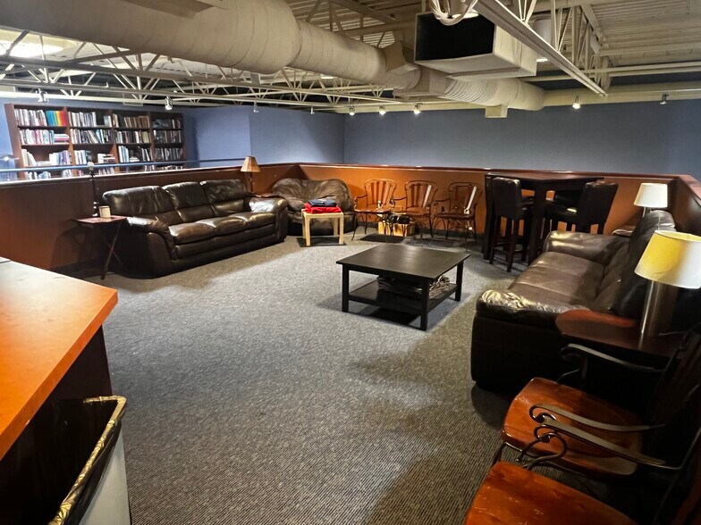More Photos Of 4300 Marsh Ridge Rd, Carrollton Showroom For Sale
