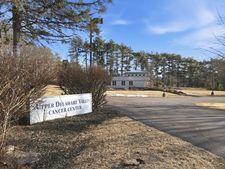More Photos Of 113 Pocono Dr, Milford Office For Sale