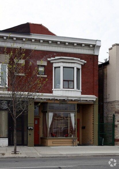 More Photos Of 3293 Dundas St W, Toronto Storefront Retail Residential For Lease