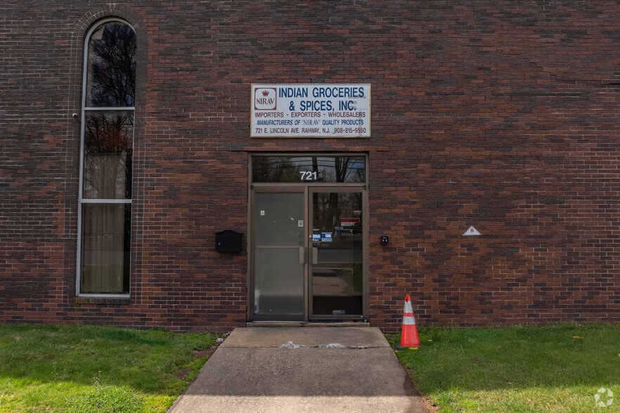 More Photos Of 721 E Lincoln Ave, Rahway Distribution For Lease