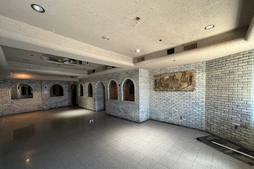 More Photos Of 9625 Rockaway Blvd, Ozone Park Restaurant For Sale