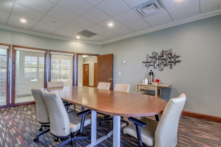 More Photos Of 2524 N Broadway, Edmond Coworking Space