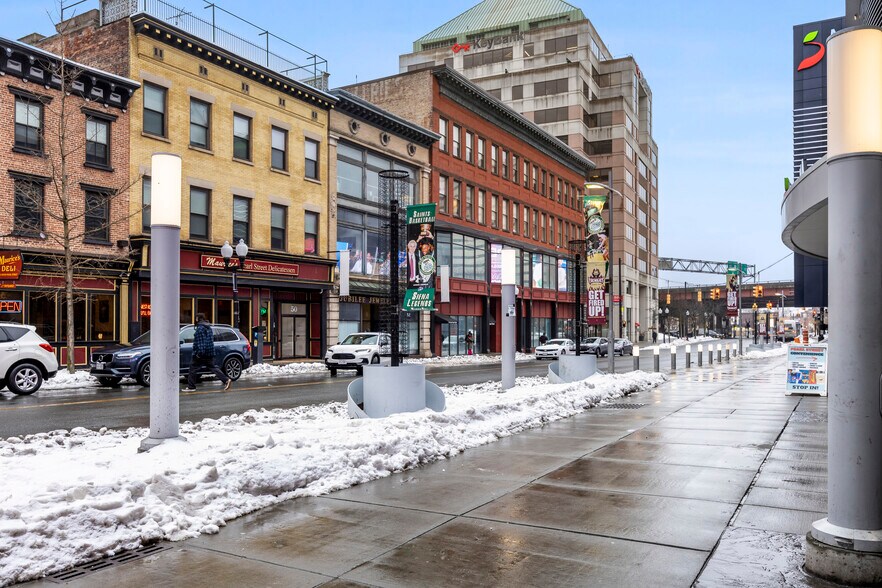 More Photos Of 60 S Pearl St, Albany Office For Sale