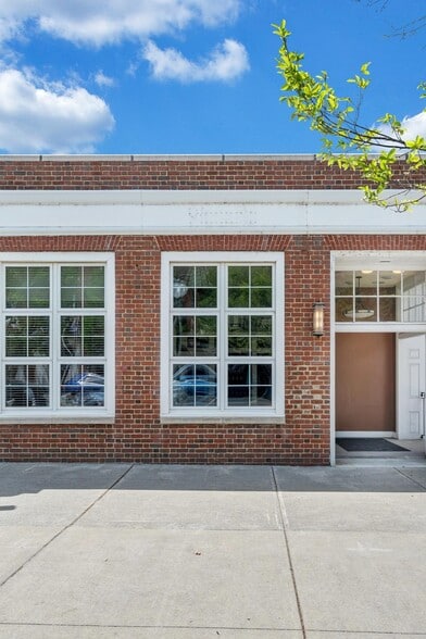 More Photos Of 1323 Grandin Rd SW, Roanoke Storefront For Lease