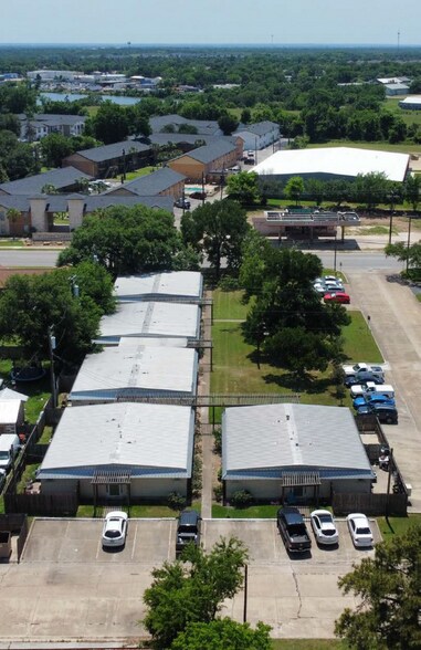 More Photos Of 1601 S College Ave, Bryan Multifamily For Sale