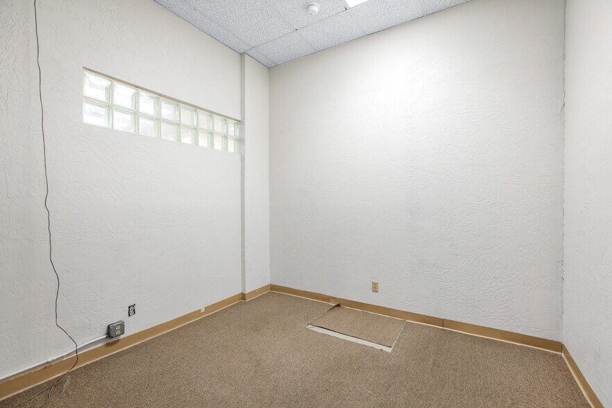 More Photos Of 2100 E Tahquitz Canyon Way, Palm Springs Medical For Lease