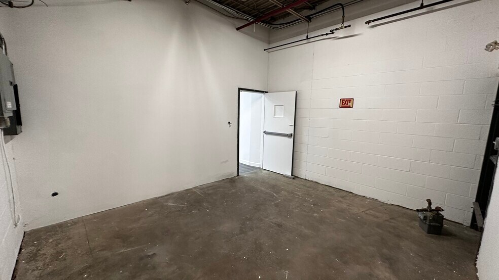 More Photos Of 1727-1801 Union Blvd, Allentown Warehouse For Lease