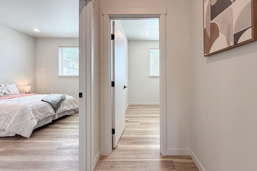 More Photos Of 1007 Grandridge Road, Grandview Apartments For Sale