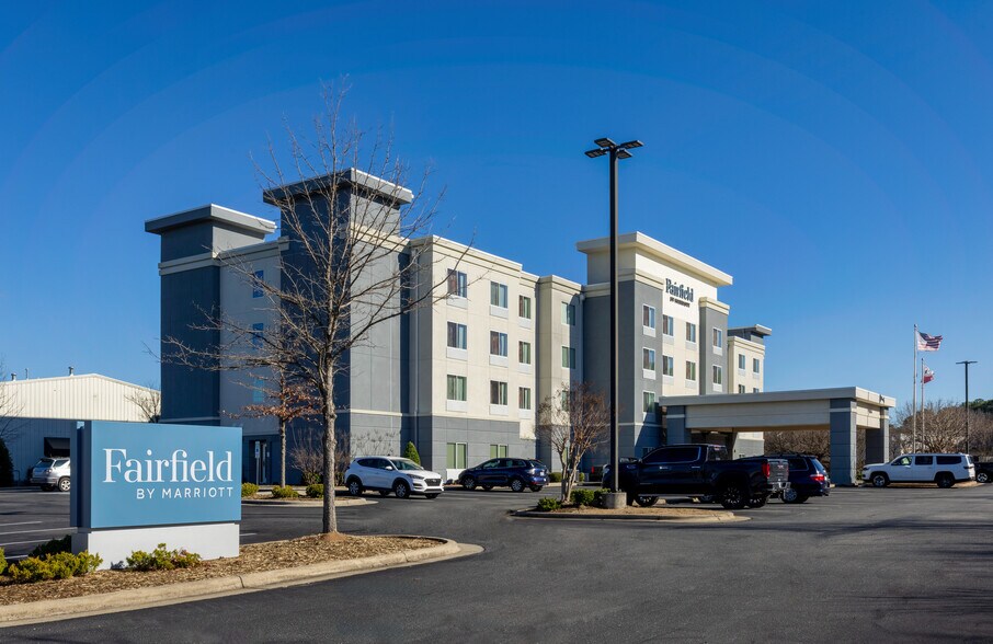 More Photos Of 809 Venture Dr, Smithfield Hotel For Sale