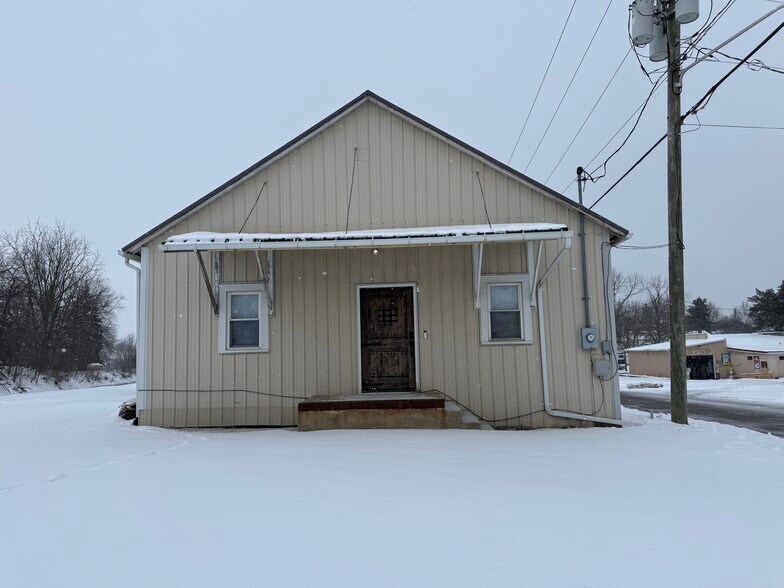 More Photos Of 66 Walnut St, Plymouth Warehouse For Lease