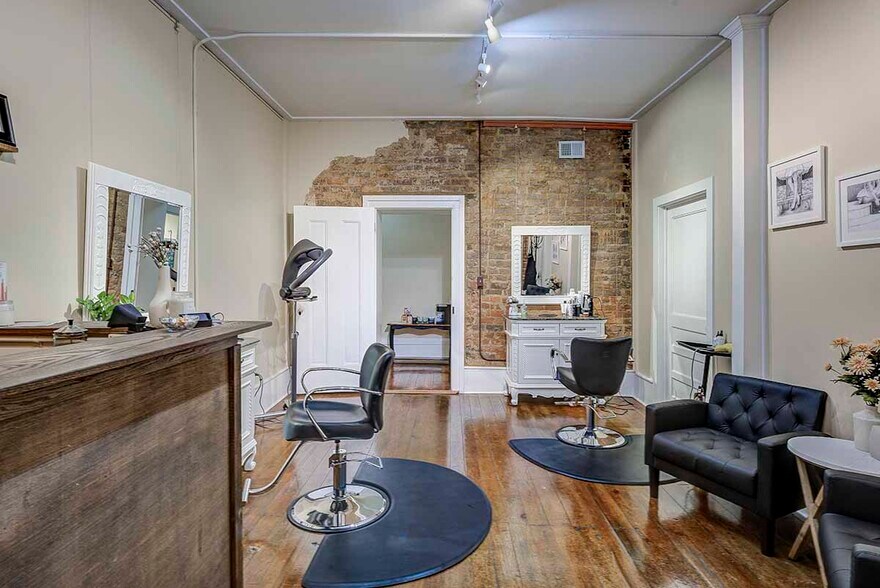 More Photos Of 107 E Main St, Jonesborough Storefront For Sale