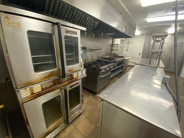 More Photos Of 2401 Port Neches Ave, Port Neches Restaurant For Sale