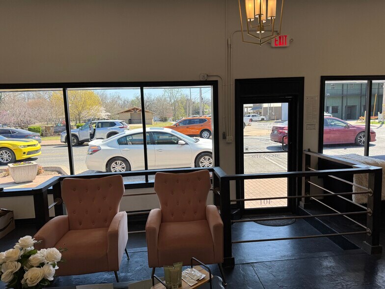 More Photos Of 401 N Muskogee Ave, Tahlequah General Retail For Lease