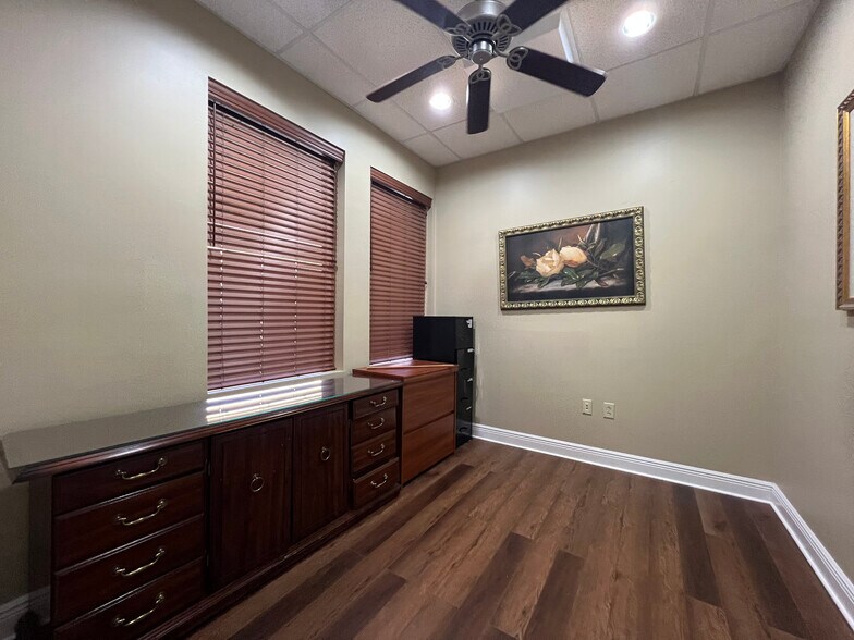 More Photos Of 1355 S International Pky, Lake Mary Office For Lease