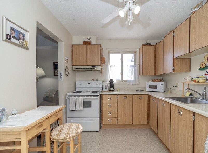 More Photos Of 4 Robert St, Arnprior Apartments For Sale