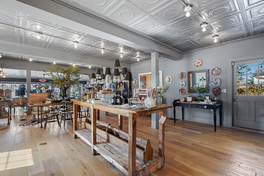 More Photos Of 259 Westchester Ave, Pound Ridge Storefront For Sale