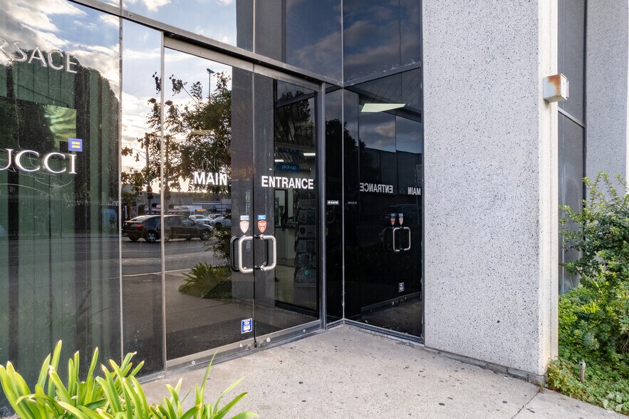 More Photos Of 1030 S Glendale Ave, Glendale Medical For Lease