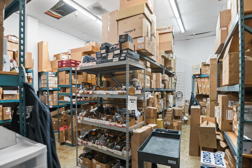 More Photos Of 456-460 Meridian Ave, San Jose Auto Dealership For Sale