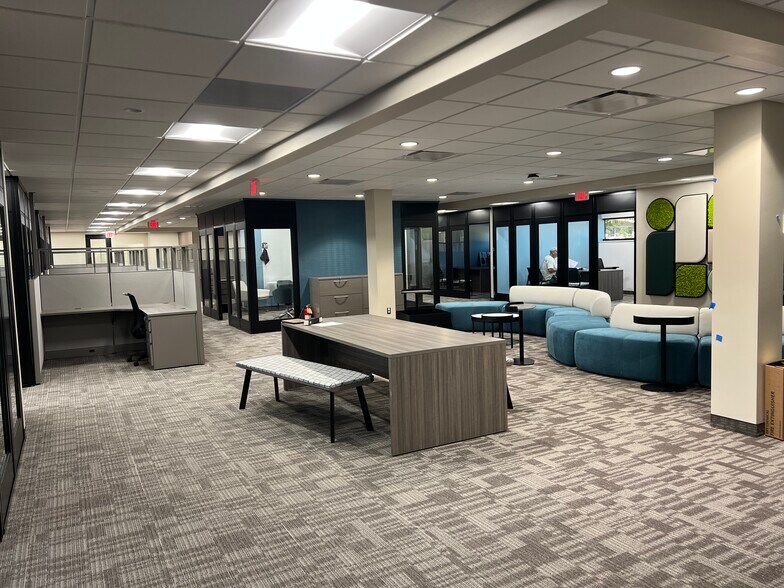 More Photos Of 20300 W 12 Mile Rd, Southfield Office For Lease